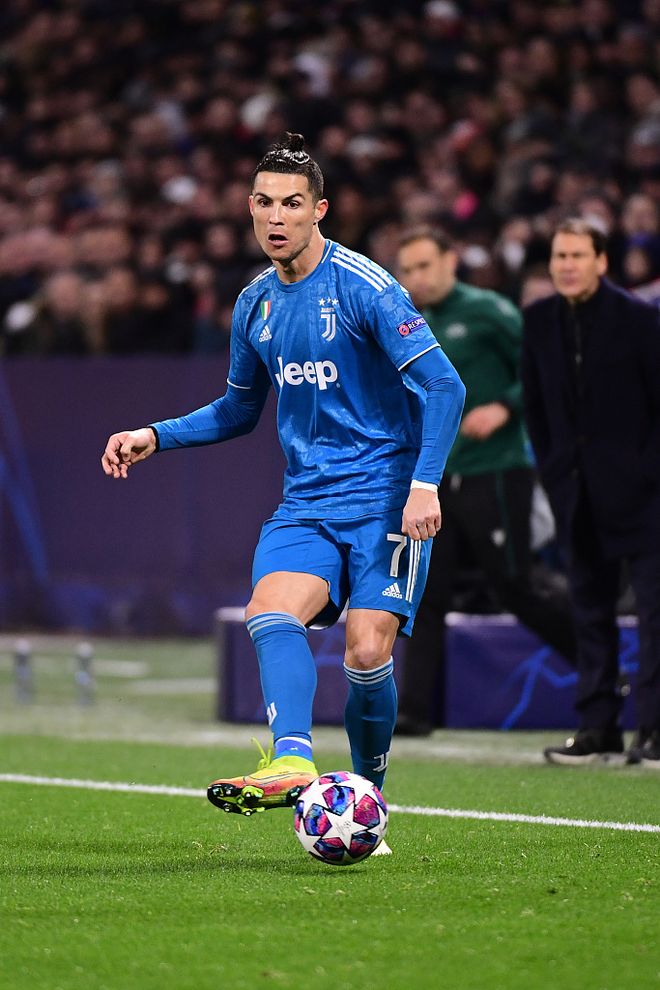 今晨突围战来临，尤文图斯围绕英超官宣签约，质疑声仍在，身体对抗强度拉满(尤文图斯守门员布冯)